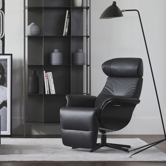 Timeout - Fauteuil inclinable en cuir avec repose-pieds intégré par Conform