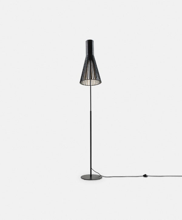 Calel - Lampe sur pied en lattes de bois