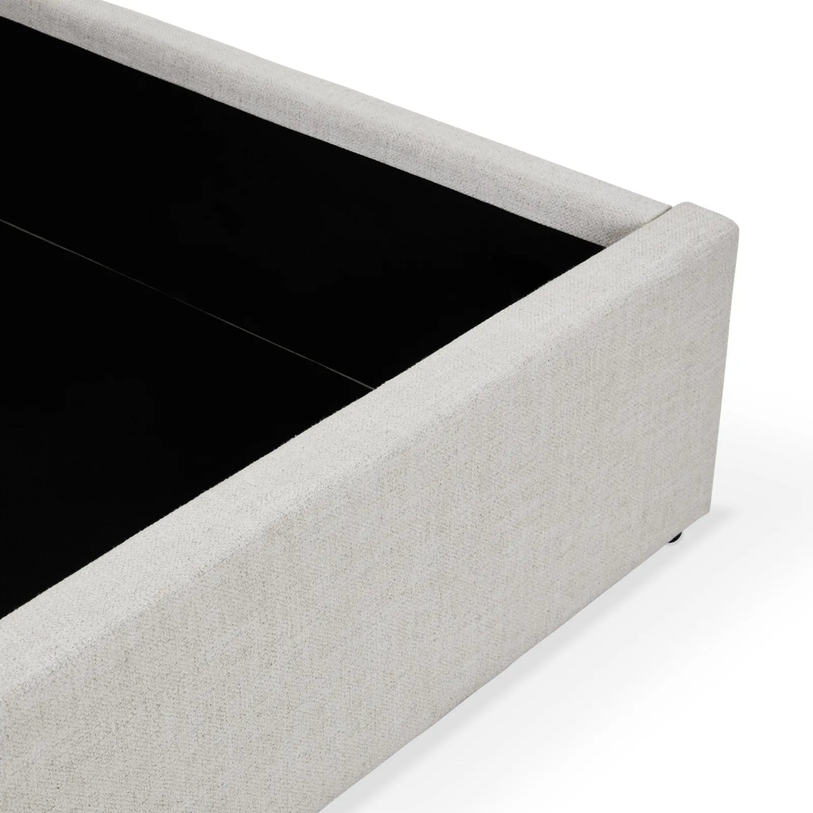 Justin, Upholstered Bed with Tall Headboard | MUST – Must