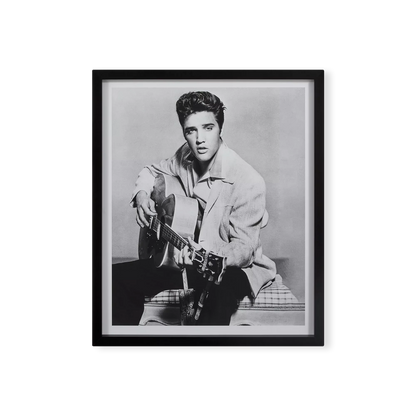 Elvis Presley on guitar - Impression