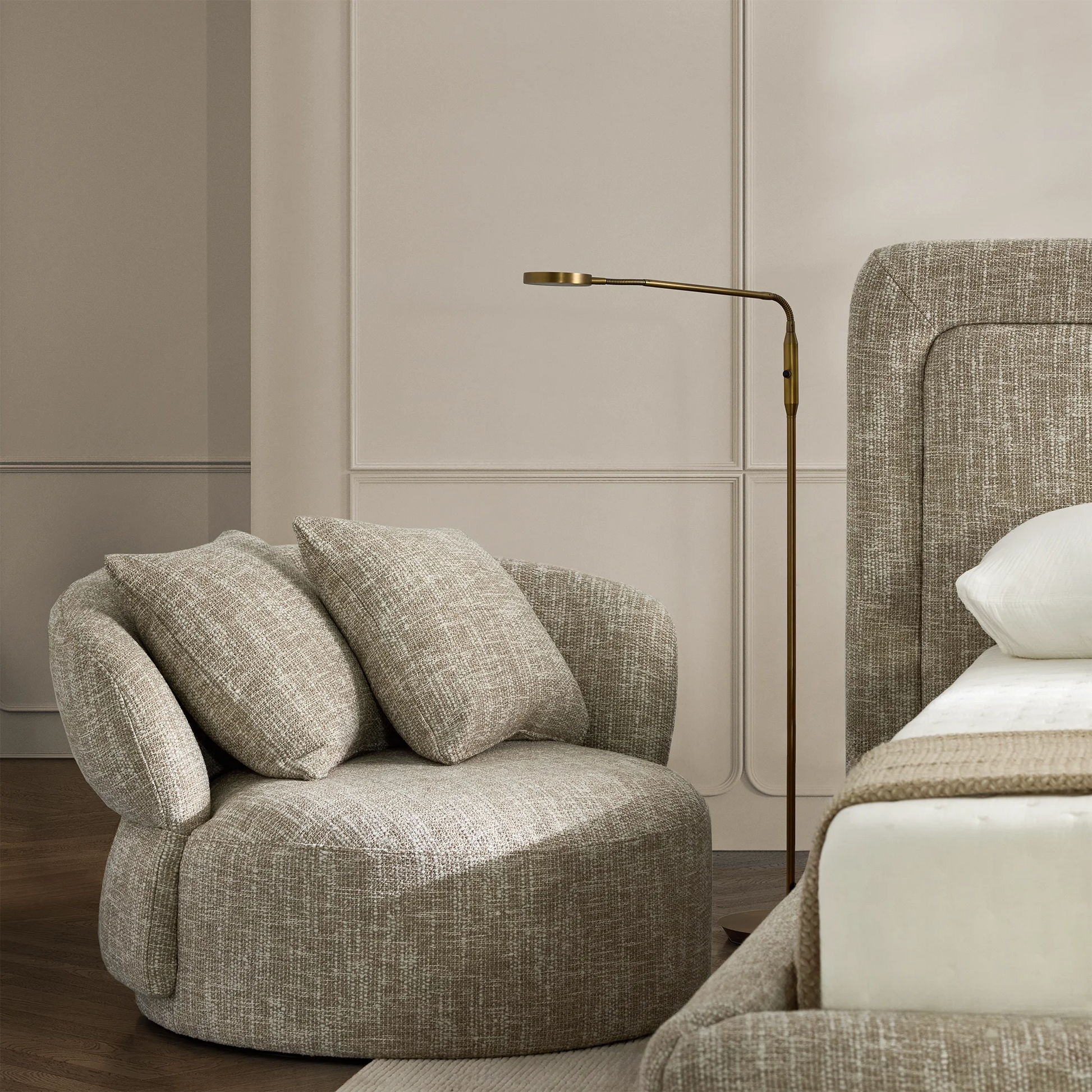 Amora, Contemporary-Style Oversized Chair | Maison Corbeil – Must