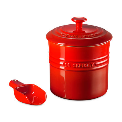 Le Creuset - stoneware pet food container with scoop