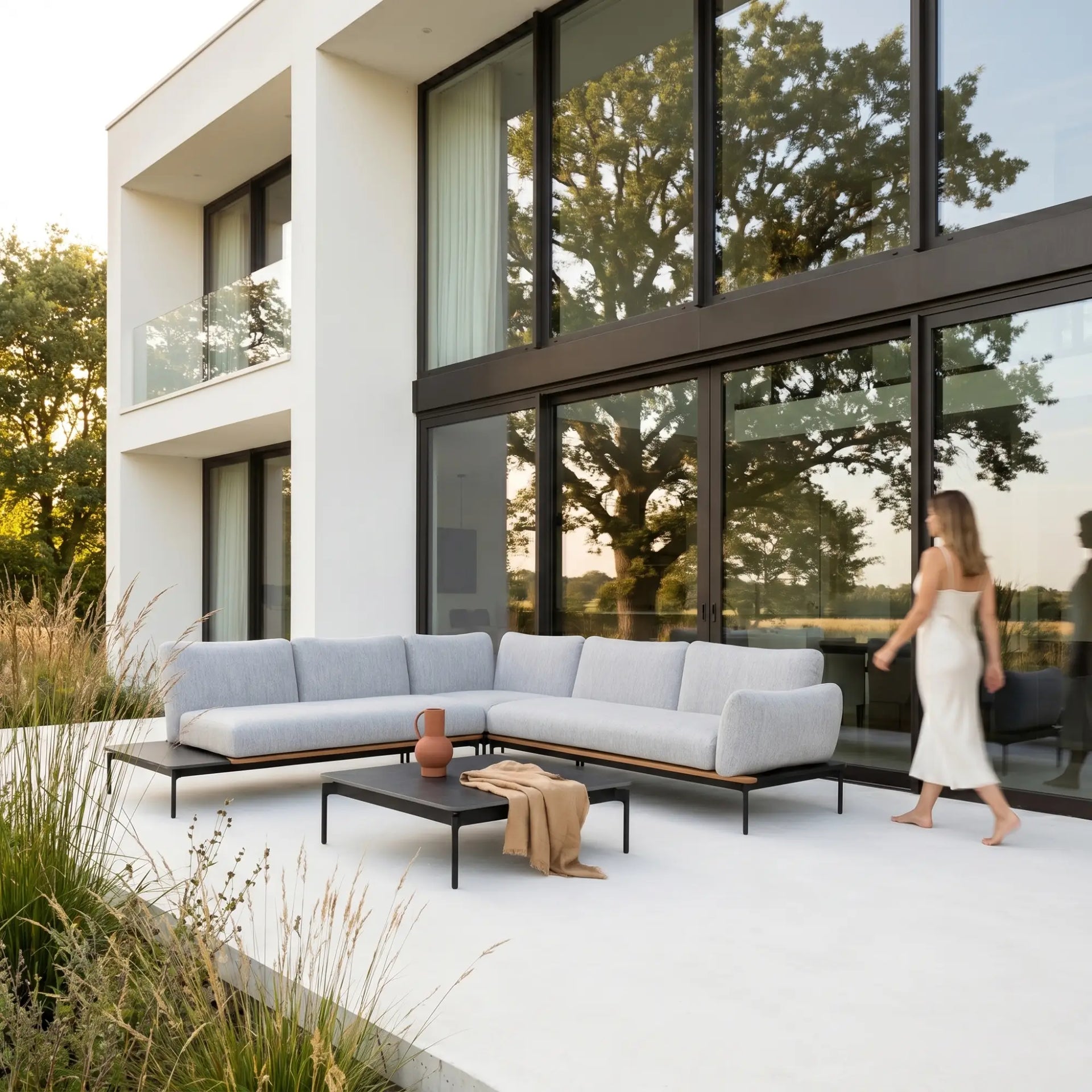 Plateforme, Outdoor Aluminium Sectional Sofa | MUST Jardin – Must